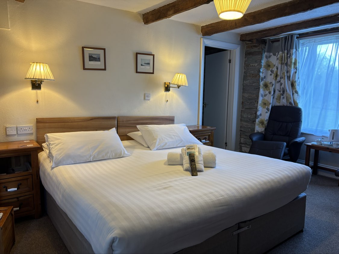 A superior bedroom at Trehellas House